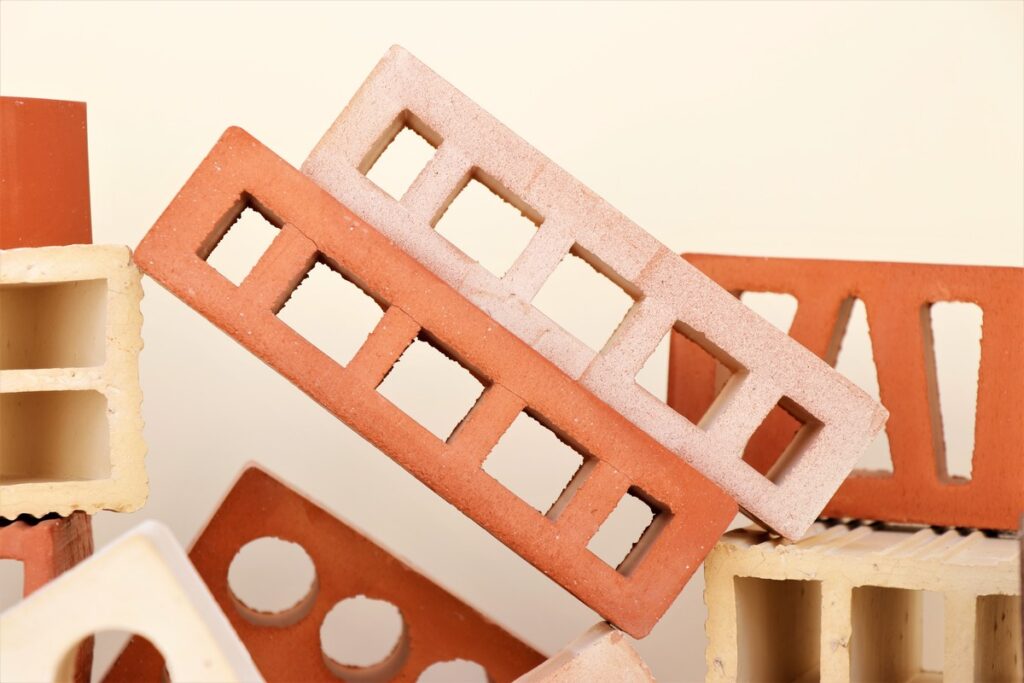 Advantages of Half Bricks Over Facing Bricks